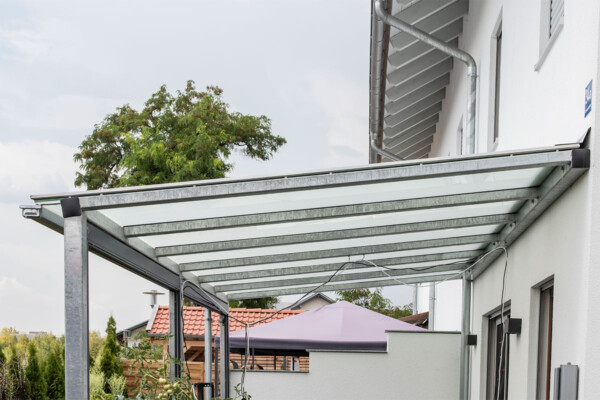 Terrassenüberdachung aus Stahl und Glas HMF Löschel